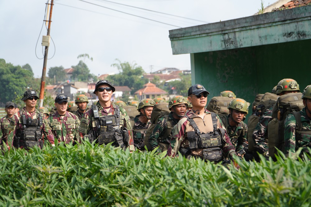 Kegiatan Wasdik Oleh Danpusdiklatpassus Kopassus Brigjen TNI Romel Jangga Wardhana, S.E., M.I.Pol., M.Han., Kepada Prajurit Pendidikan Komando Angkatan 113 Yang Melaksanakan Longmars Ke Cilacap